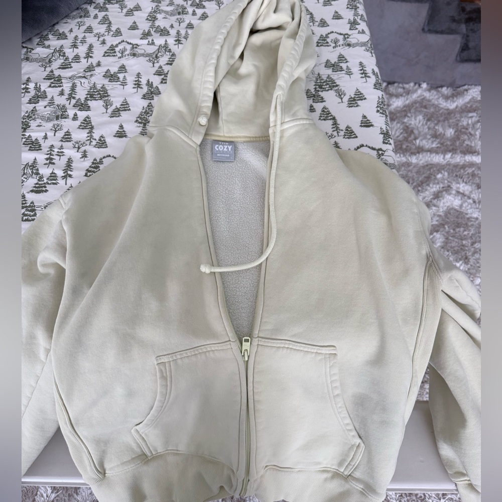 yellow aritzia zip up